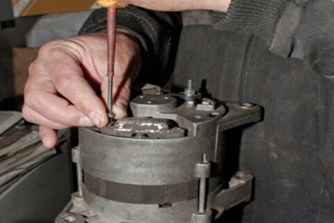 Repairing Alternator using screwdriver
